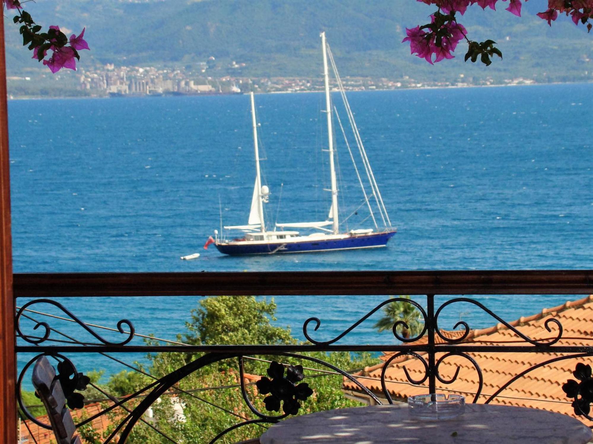 Ilion Hotel Nafpaktos Екстериор снимка